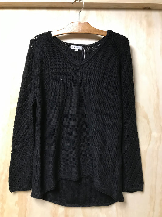 DKR & co black knit top M