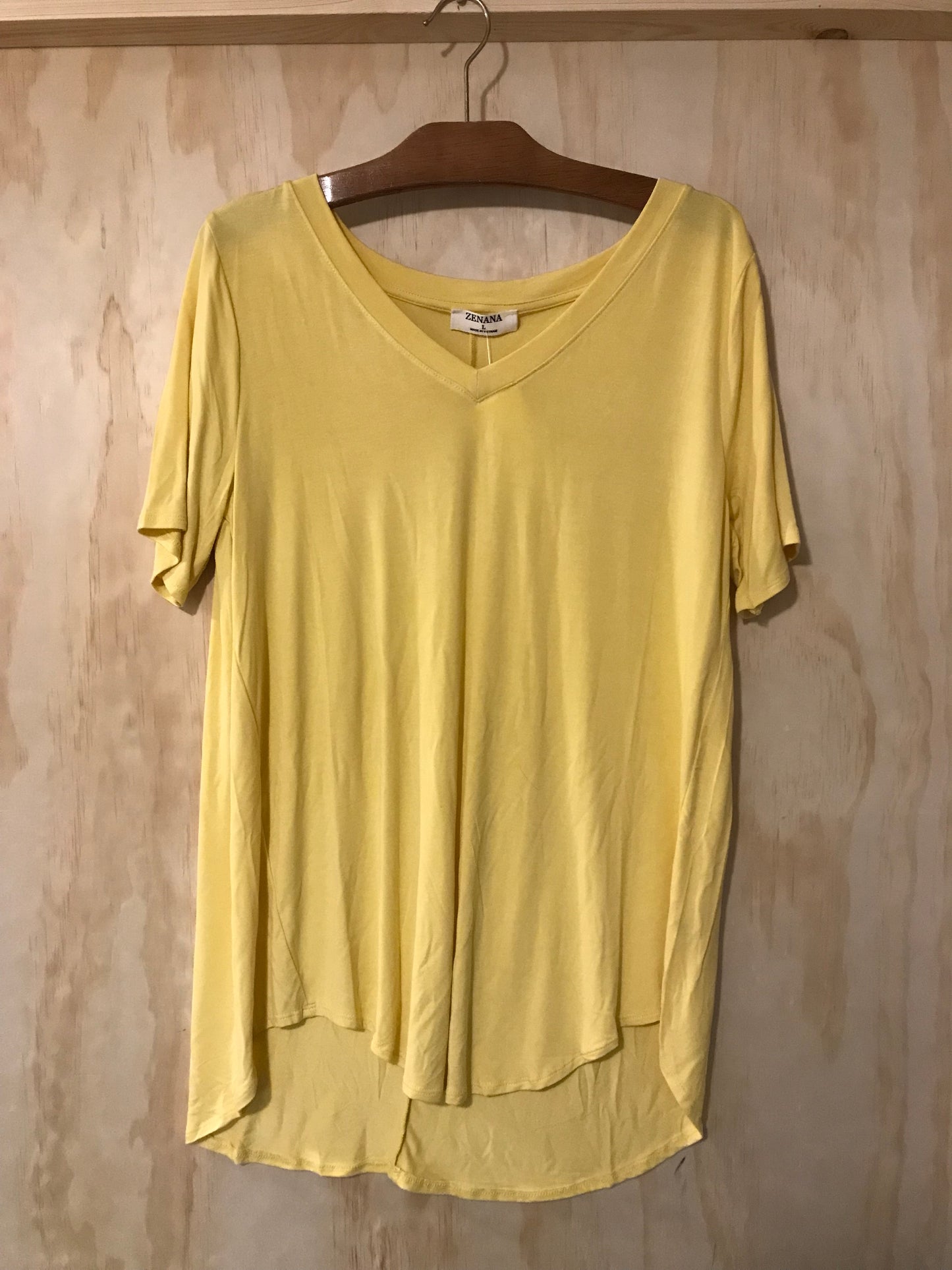 Zenana basic tshirt L