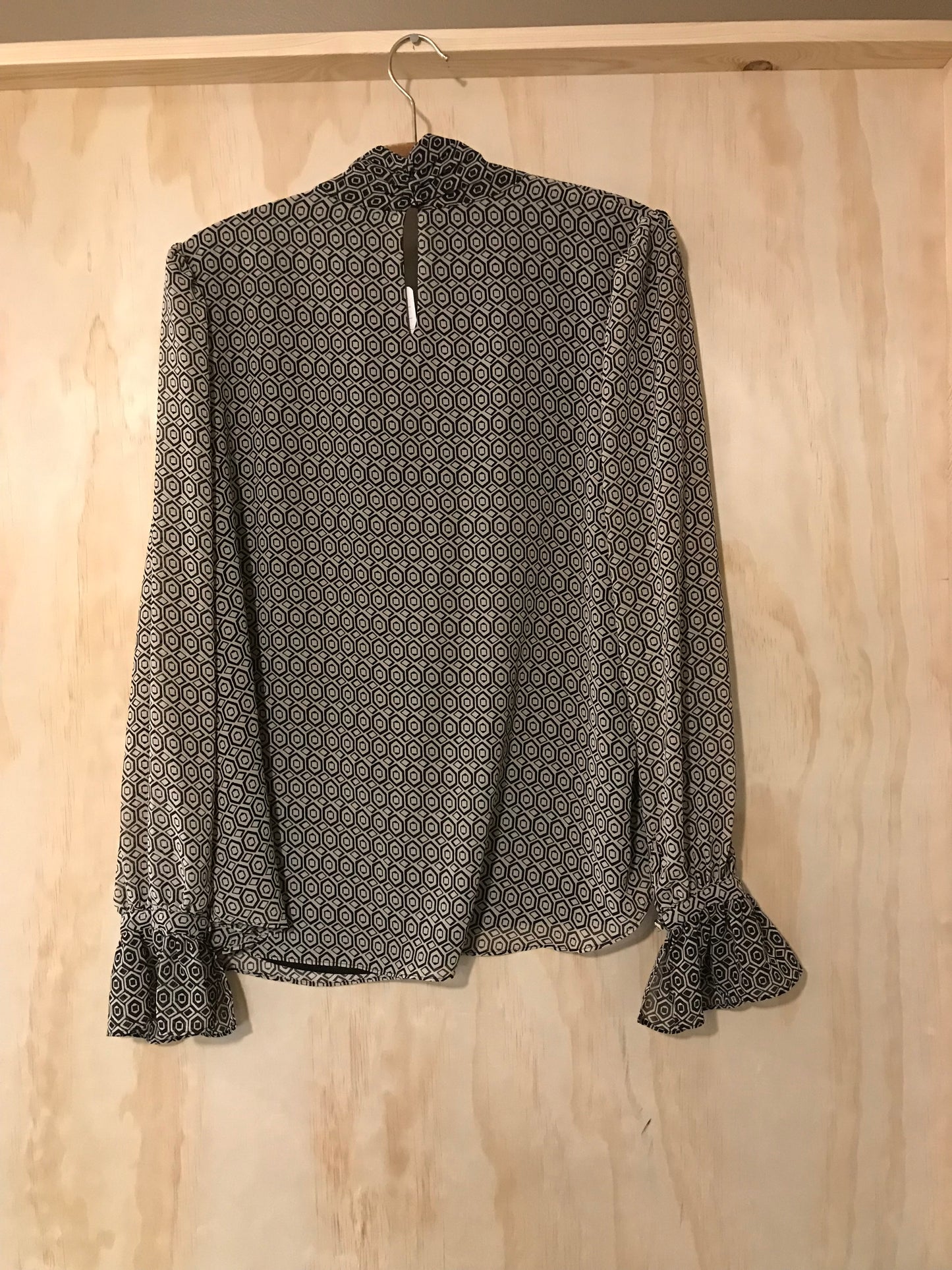 Melanie Lyne blouse 10