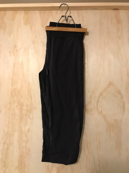 Lululemon crop studio pant M