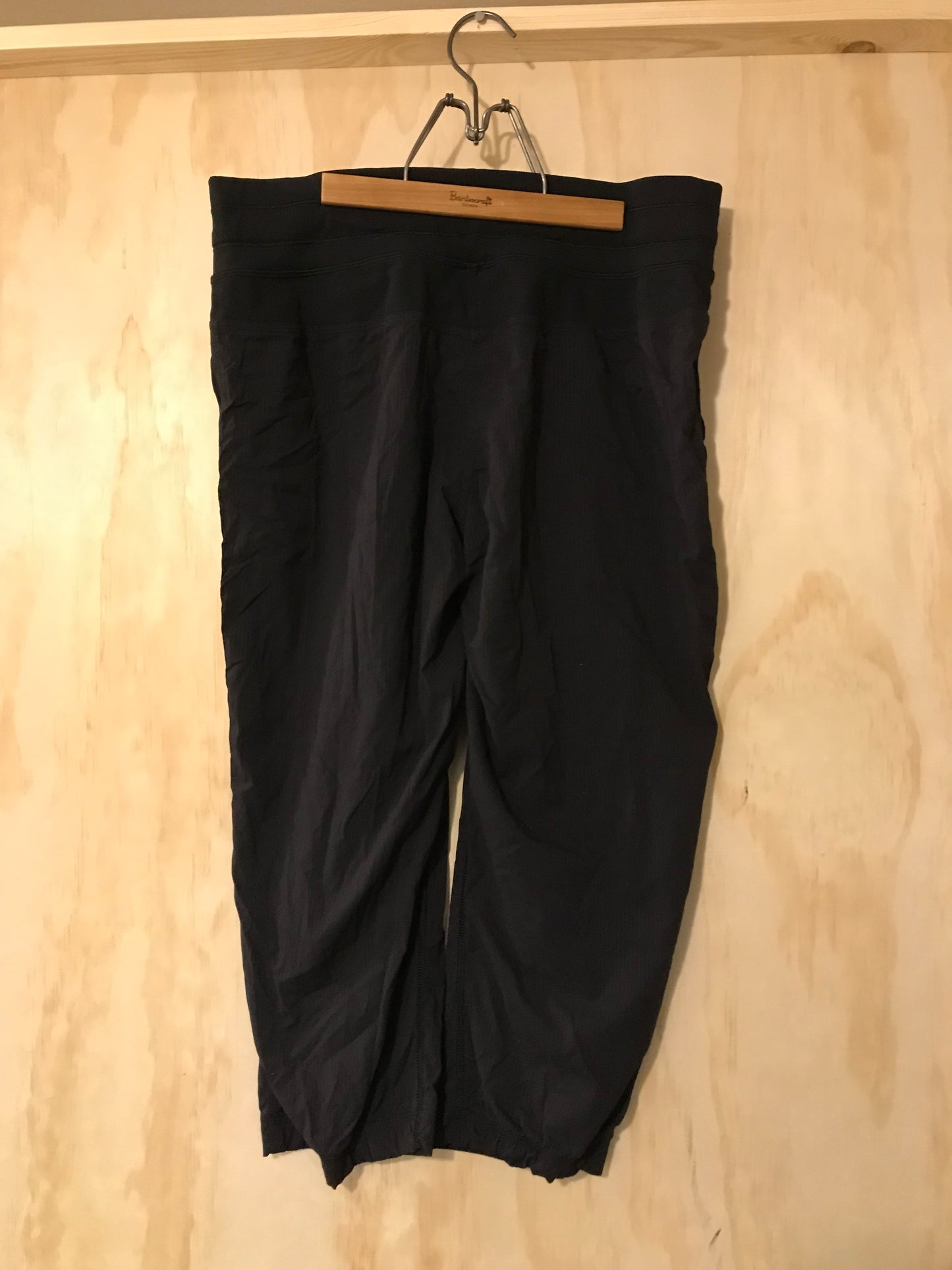 Lululemon crop studio pant M