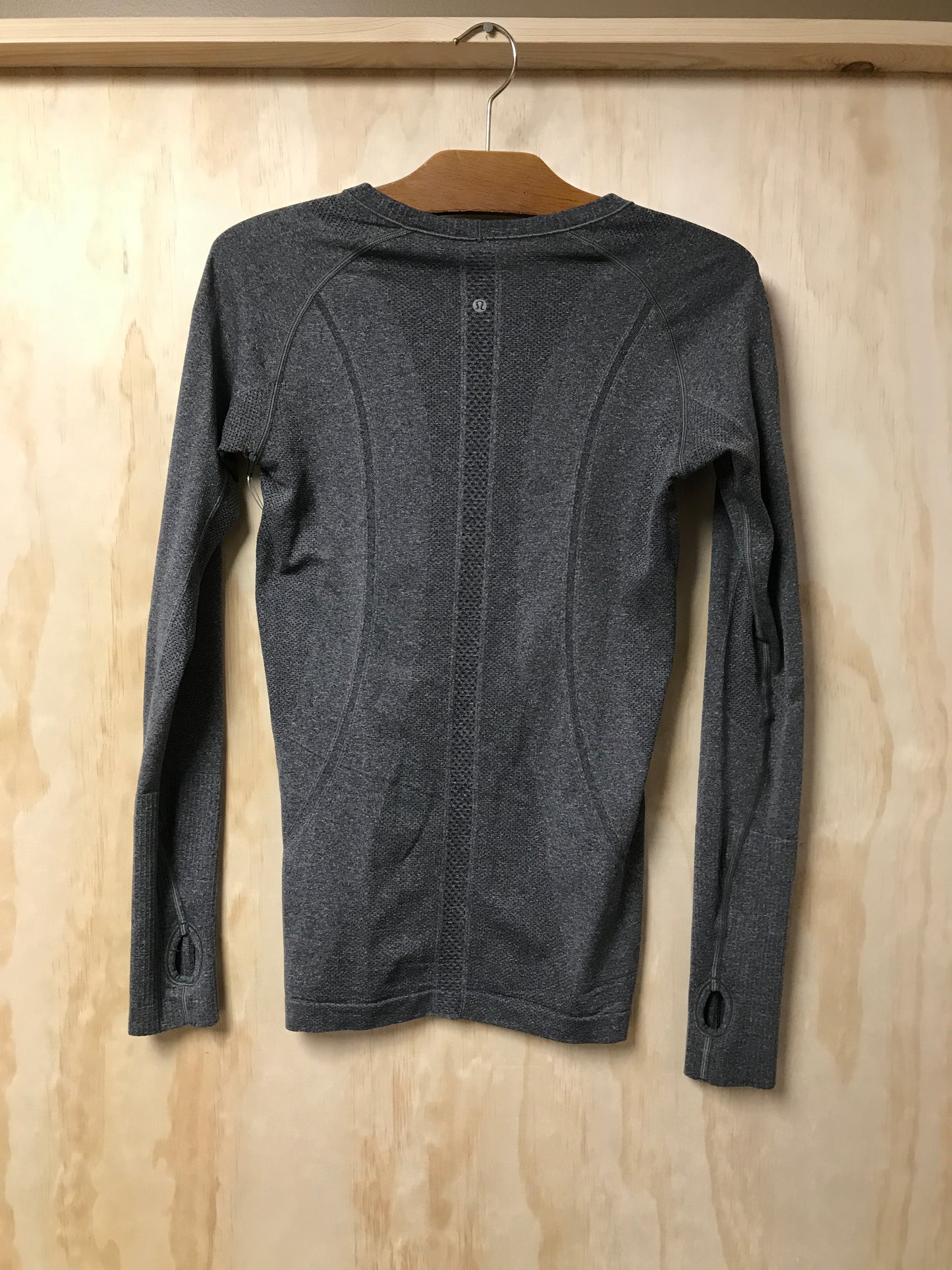 Lululemon long sleeve S/M