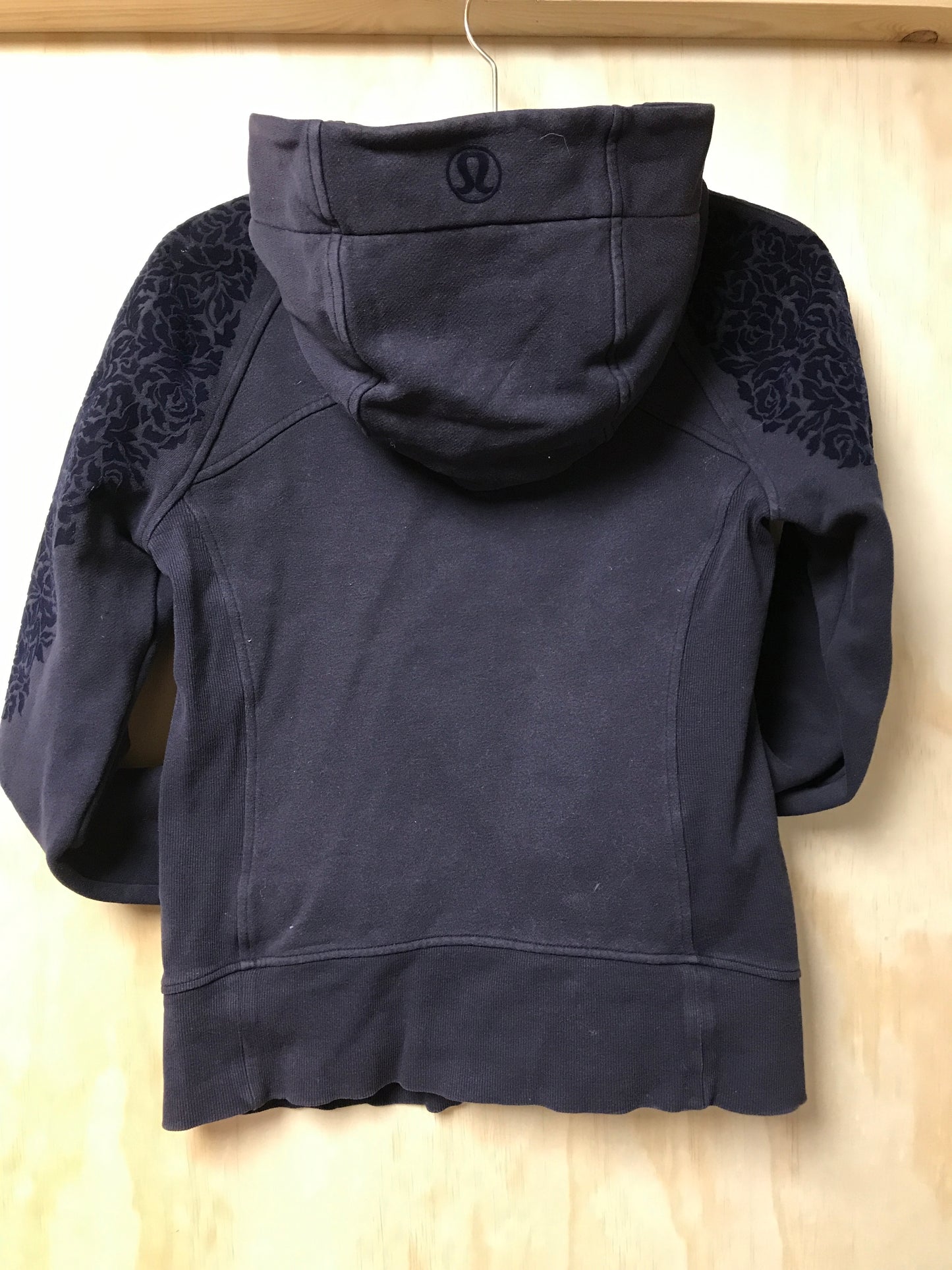 Lululemon sweater 6