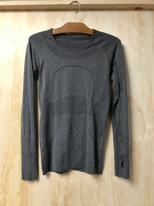 Lululemon long sleeve S/M