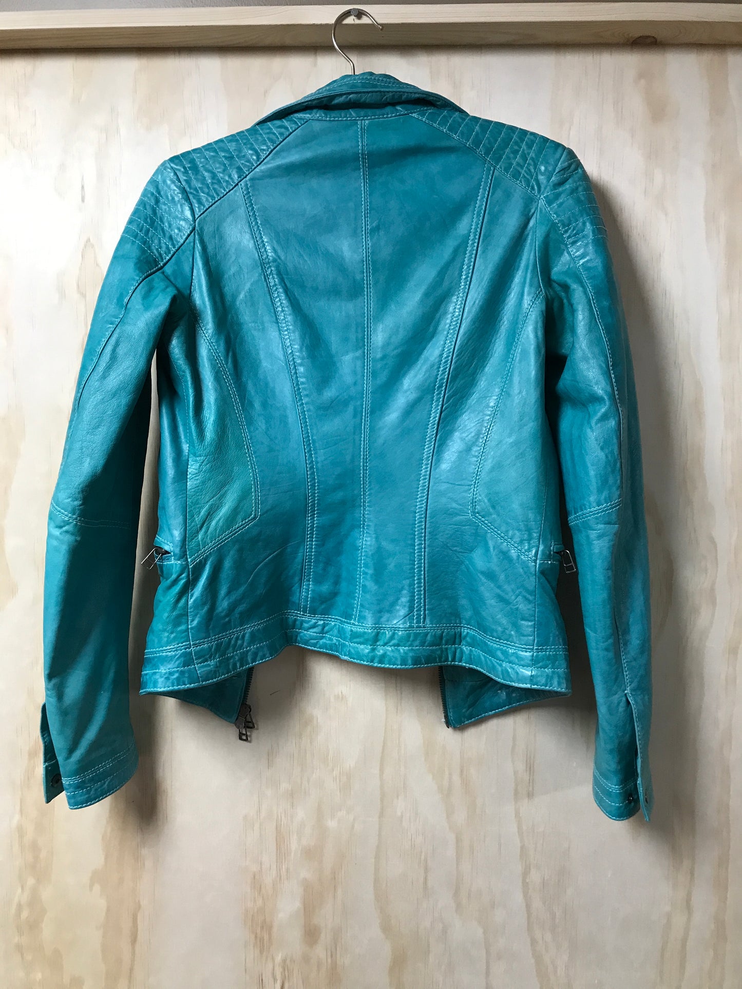 Danier leather jacket fits xs