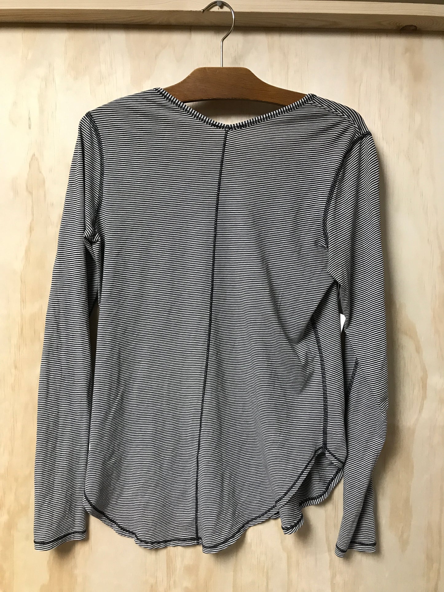 Lululemon stripped long sleeve M