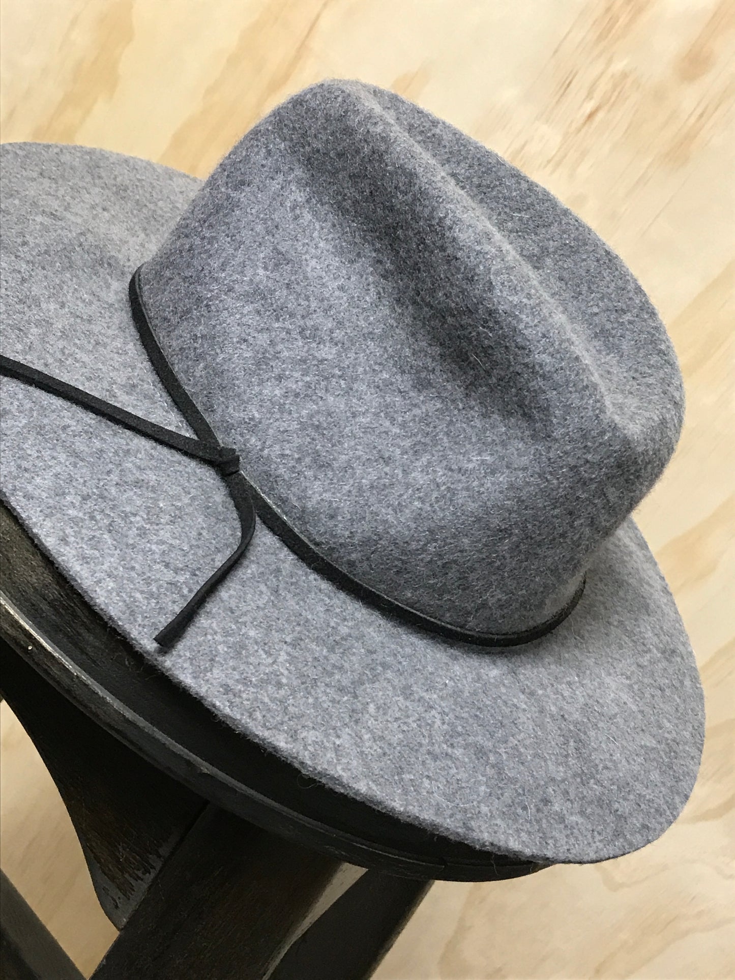 Garage grey hat