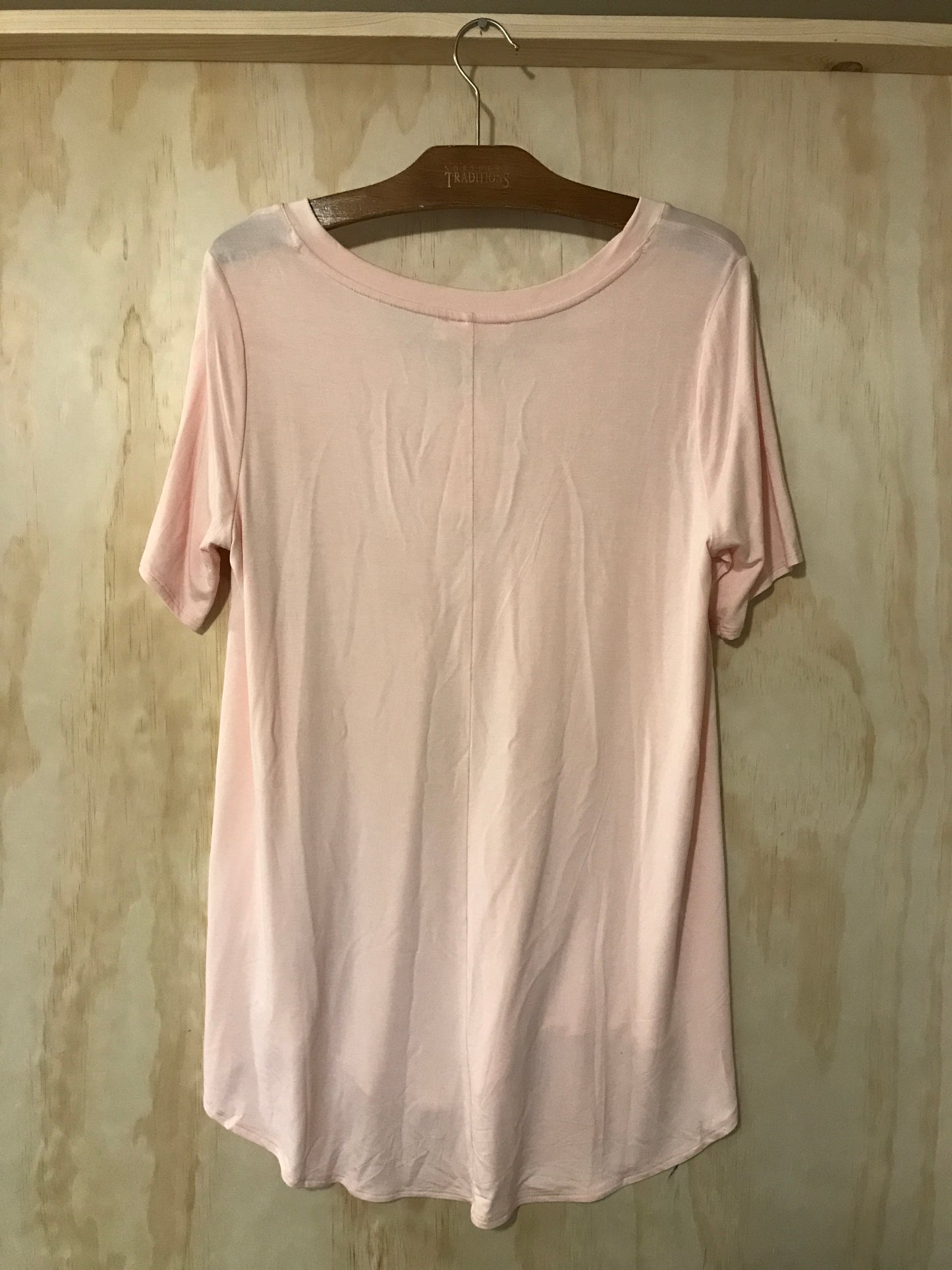 Zenana basic t shirt L