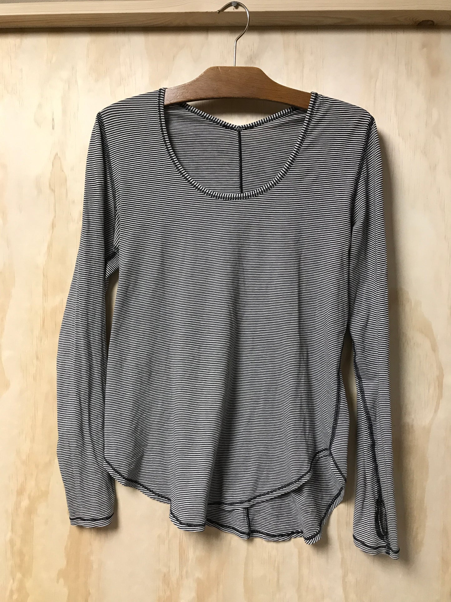 Lululemon stripped long sleeve M